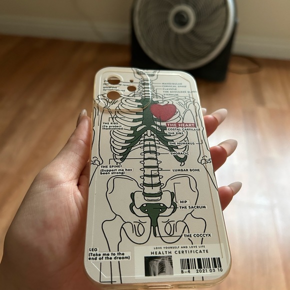 iPhone 12 cases - Picture 4 of 8